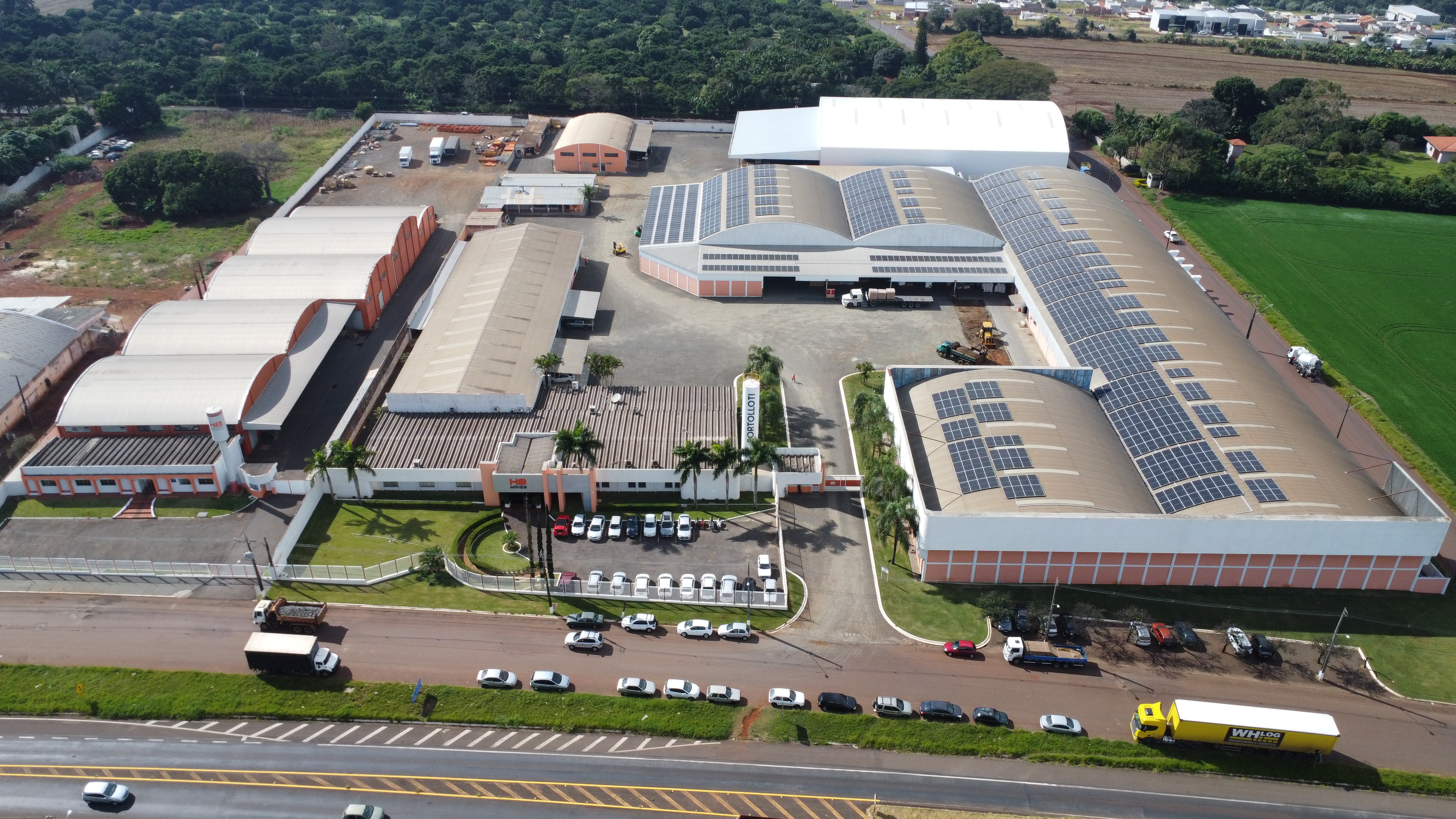 Vista aérea da fábrica da HB Móveis